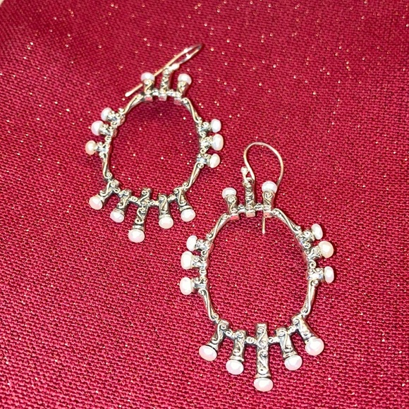 NWT eSBe by Sara Blaine #11054 Diana Pearl Earrings - Picture 2 of 3
